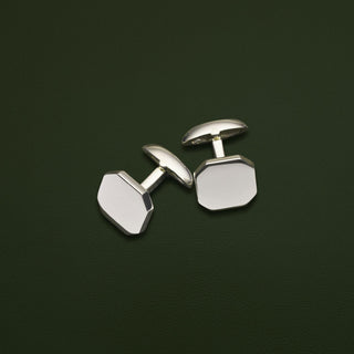 Sterling Silver octagonal polished cufflinks with articulated fitting. Can be personalised with engraving. 