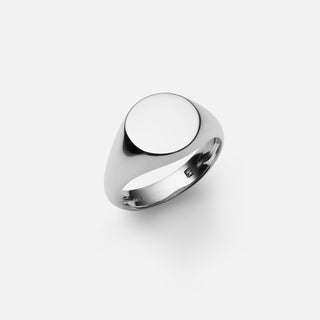 Sterling Silver round Polished signet ring. Can be personalised with engraving. 