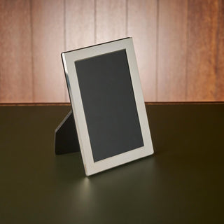 Sterling Silver rectangular picture, photo frame. Silver frame and black wooden back. 4 x 6 inches.